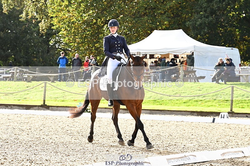 251023A-145458-05624 - B-158-Hannah.Hobhouse