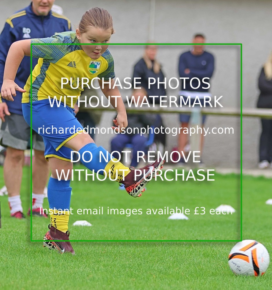 533A2695 - Kendal United Girls U9