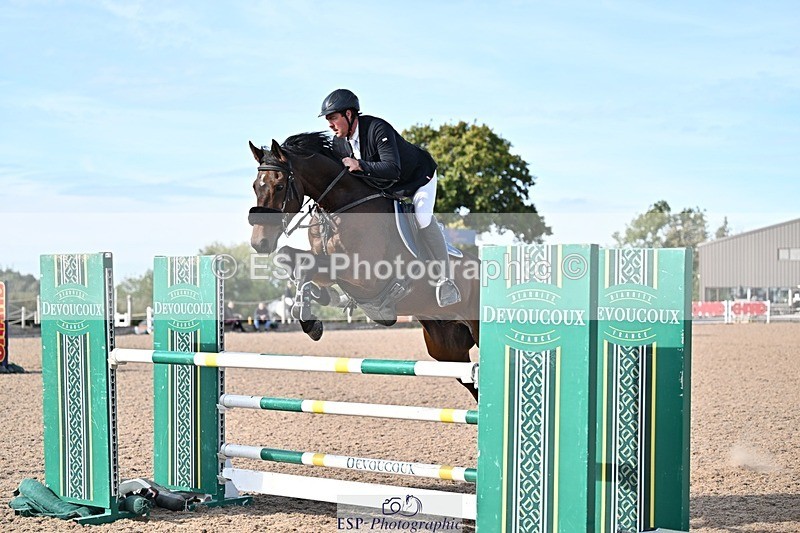 251001-144605-00492 - Cls 6 Foxhunter and 1.20m Open