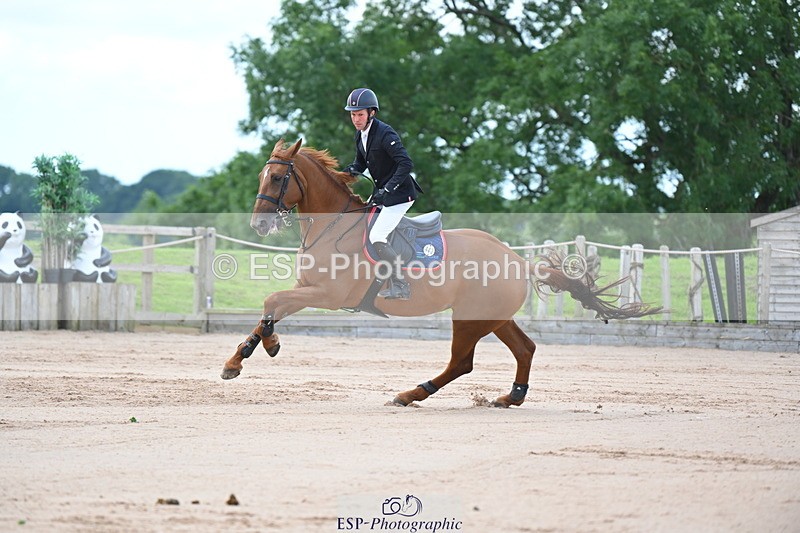 230721A-104305-05415 - Cls 6, 2 Star Medium 1.35m