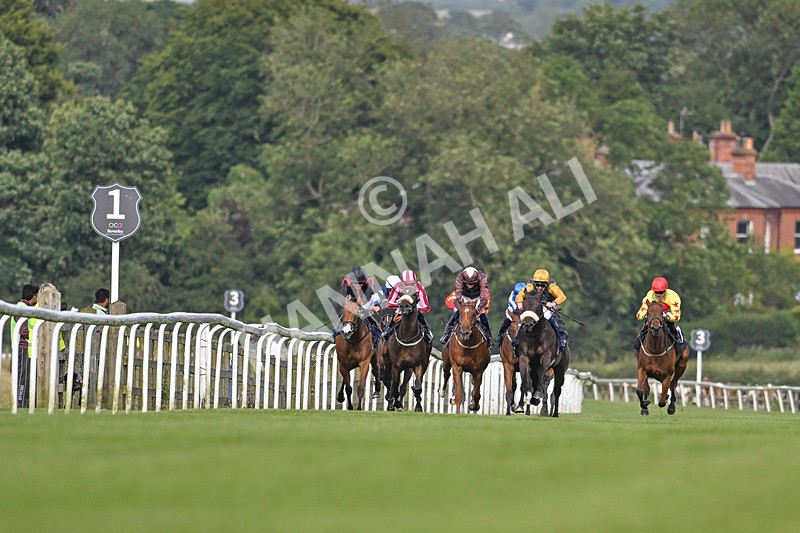 050724-Race 1-Beauty Queen-0303 - Race 1