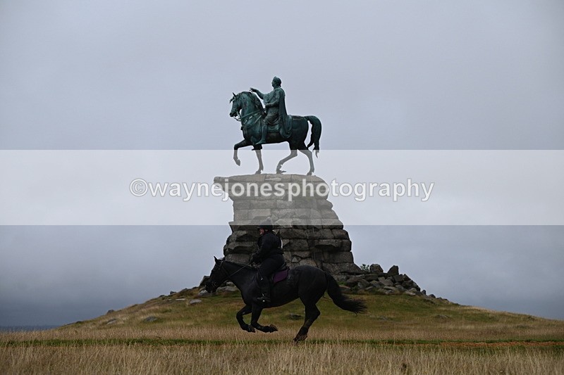 DSC_2116 - Time at Statue 12:13 to 12:32