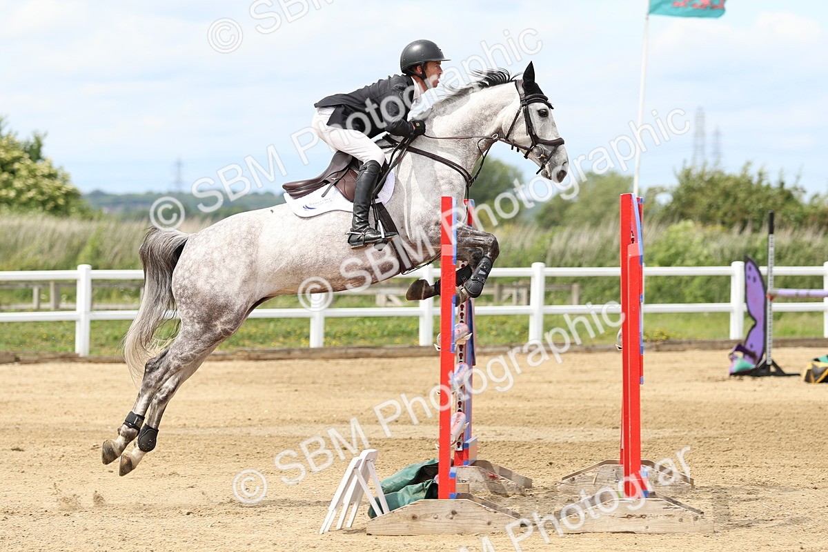 SBM_001000 - Class 4 - Senior Newcomers - 1.10m