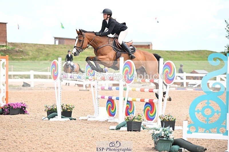 250723-155913-01287 - Cls 6 Foxhunter and 1.20m