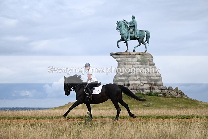 DSC_6010 - Time at Statue 12:17 to 12:44