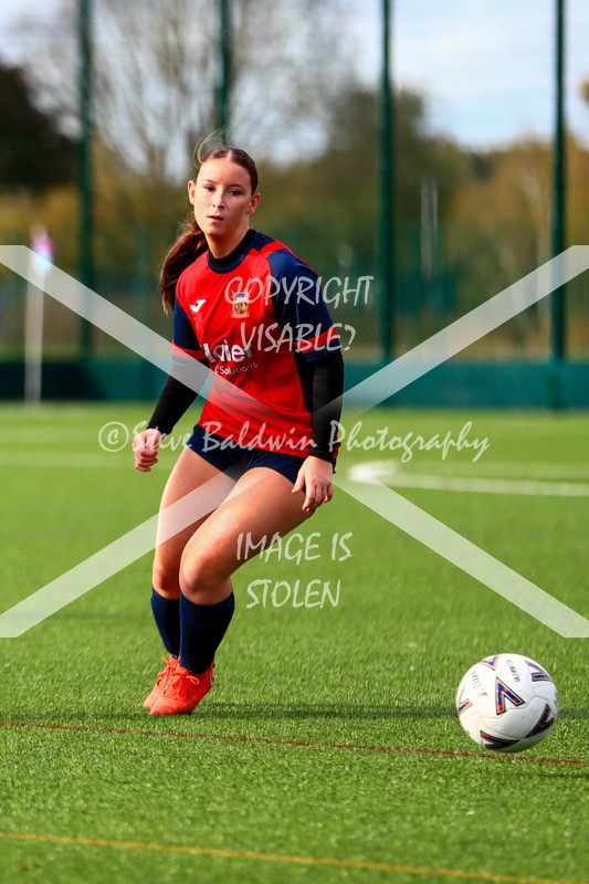 1DX20425 - 2025-10-05 FC Abbey Meads Ladies V Purton  Kingsdown FC Ladies