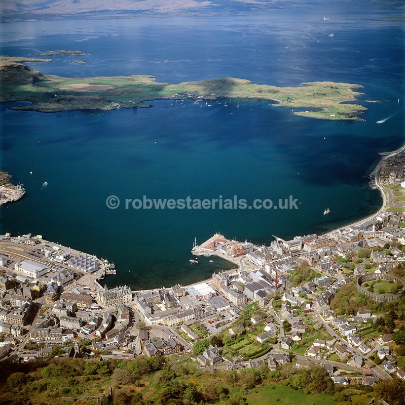 A00337C Oban and Oban Bay in 2002 - Settlements, infrastructure and attractions