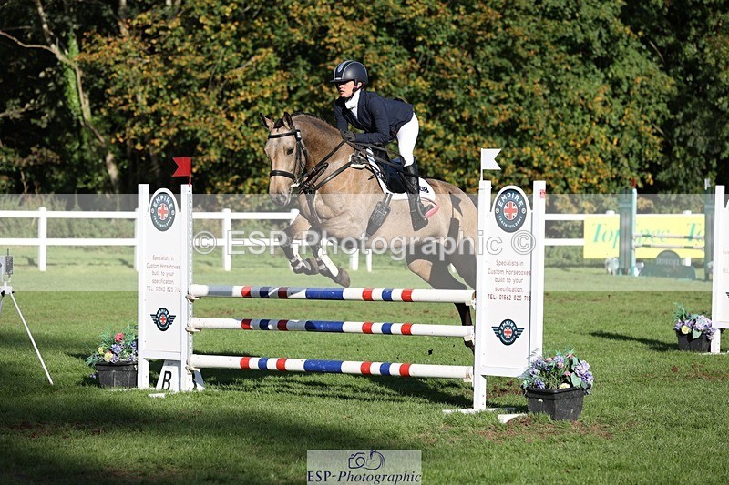 231022-153333-29834 - 498-SILVERLININGS.APHRODITE-Emily.Dobson-TrotUp+SJ