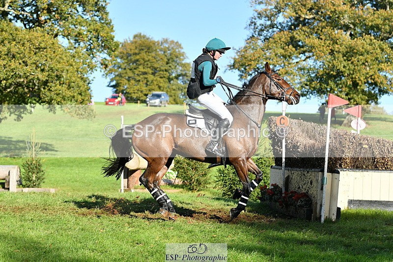 251025A-145130-21327 - G-525-Henrietta.Hack