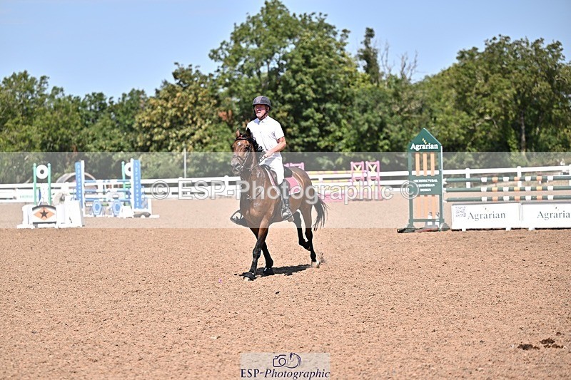 260812-130219-00551 - Cls 6 Foxhunter and 1.20m