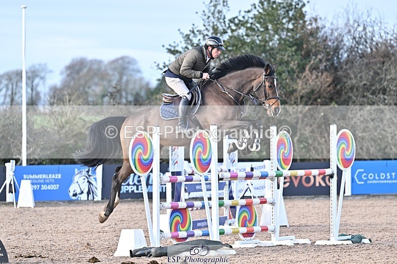 251126-124433-00509 - Cls 4 Newcomers and 1.10m