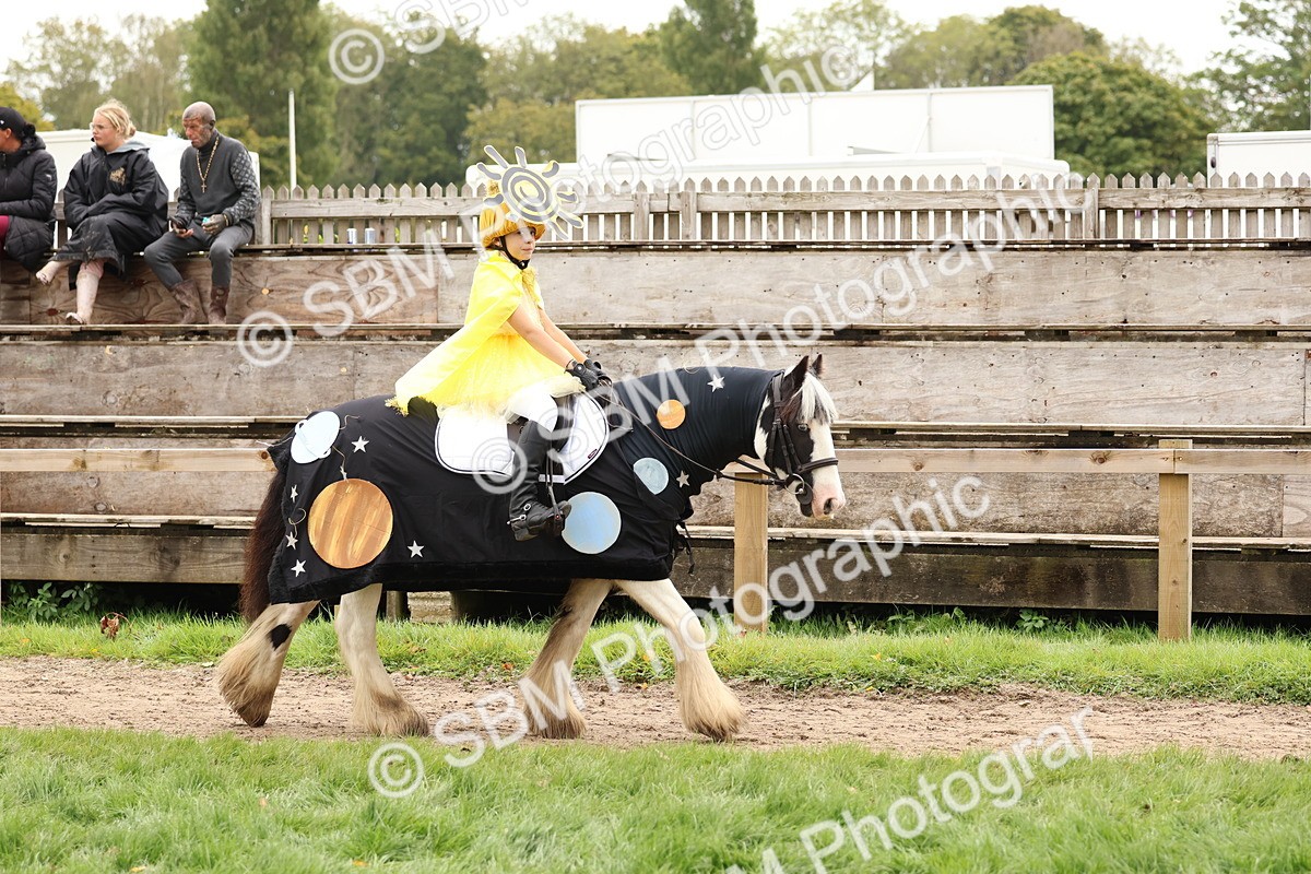 SBM_61642 - S37a - Fancy Dress Showing