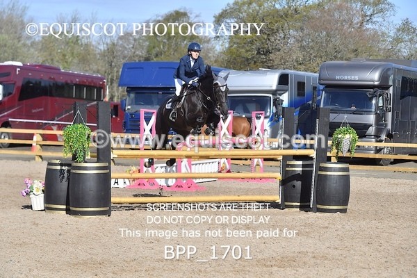 BPP_1701 - CLASS 18 SUN Senior Newcomers/ 1.10m Open