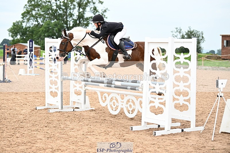 240907A-131110-01902 - Cls 3 Pony Medium Team 80cm & 90cm