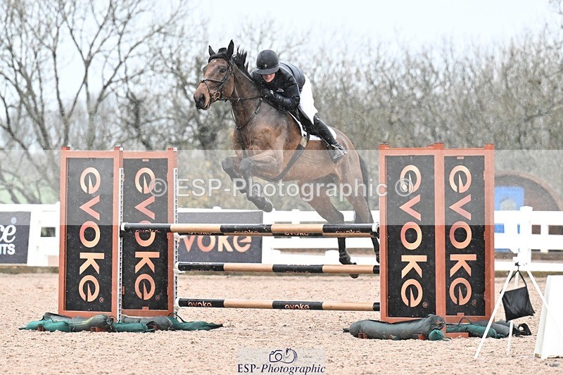 251205-124549-00528 - Cls 7 Snr Newcomers and 1.10m