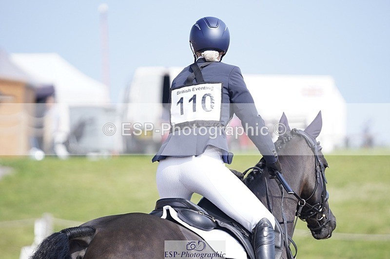 240831A-104644-00363 - 110-Laura.Pritchard-TOUCH.OF.SILK.I