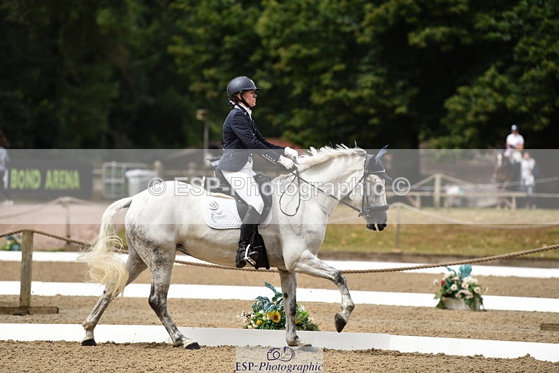 140110A-002646-10617 - 080-Polly.Vogel-Loughamore.Lady
