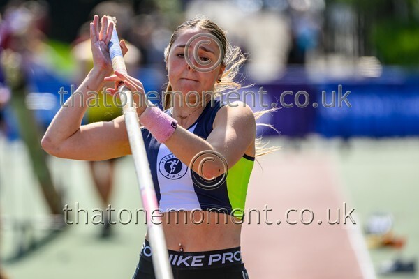 Age25SAT-926331 - Field Female Set Two