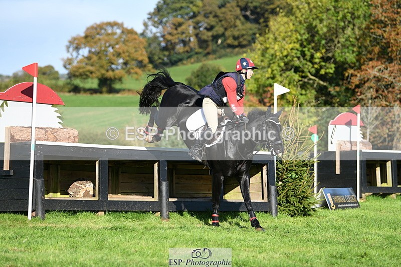 251024A-110823-07567 - A-013-Louisa.Lockwood