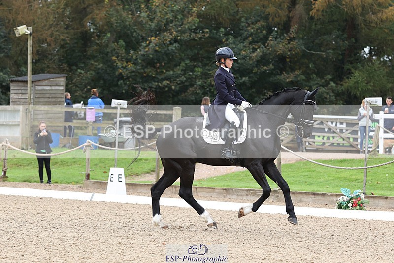 241024-102411-01576 - 132-Mollie.Summerland-MOJO