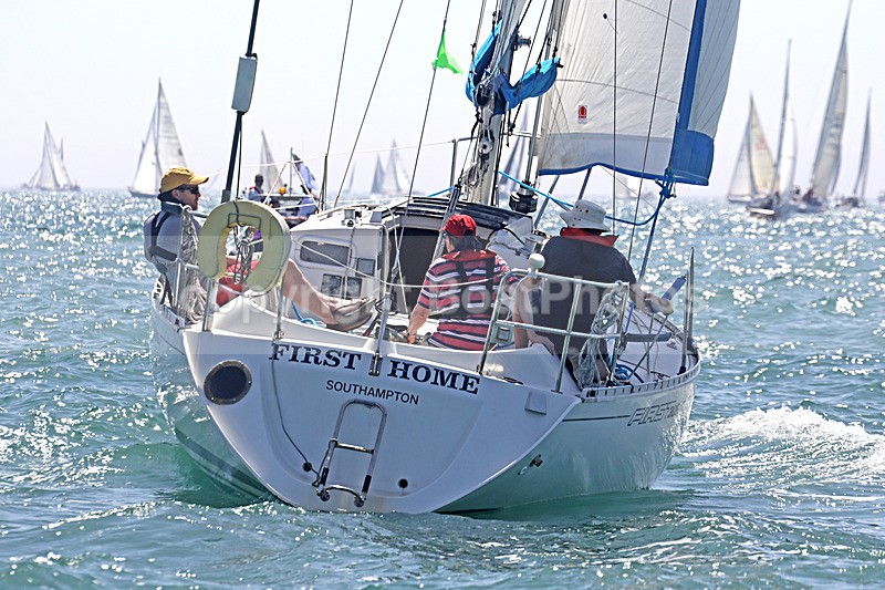 190629 FIRST HOME GBR7087T D43A4007 - ROUND THE ISLAND RACE 2019