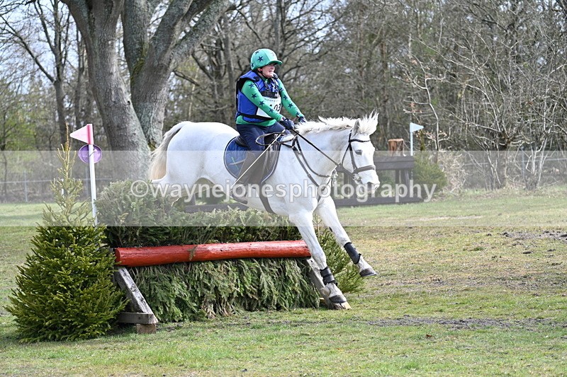 WJ7_0035 - Time 10:13 to 10:38 Times at the Fence