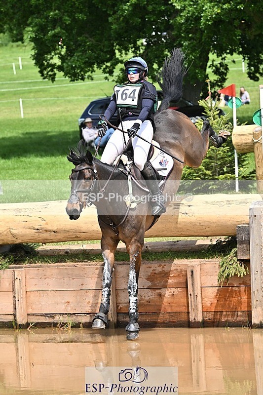 240525-141212-14746 - 164-MOONLIT_SWAYZE-Daisy_Bathe