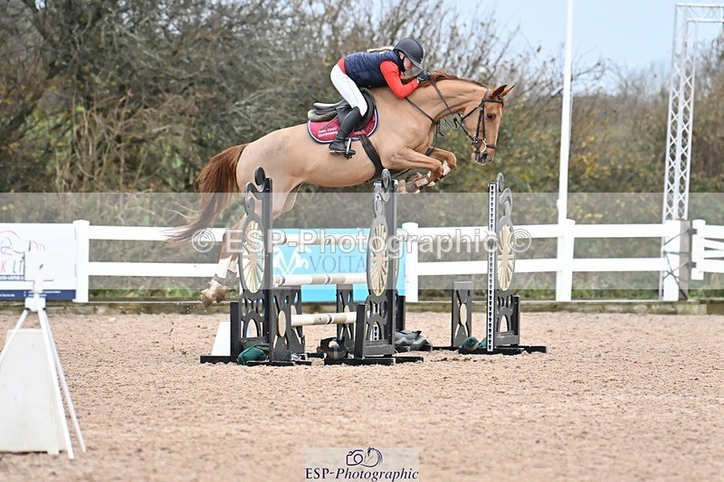 241206-140345-01044 - Cls 6 Foxhunter and 1.20m Open