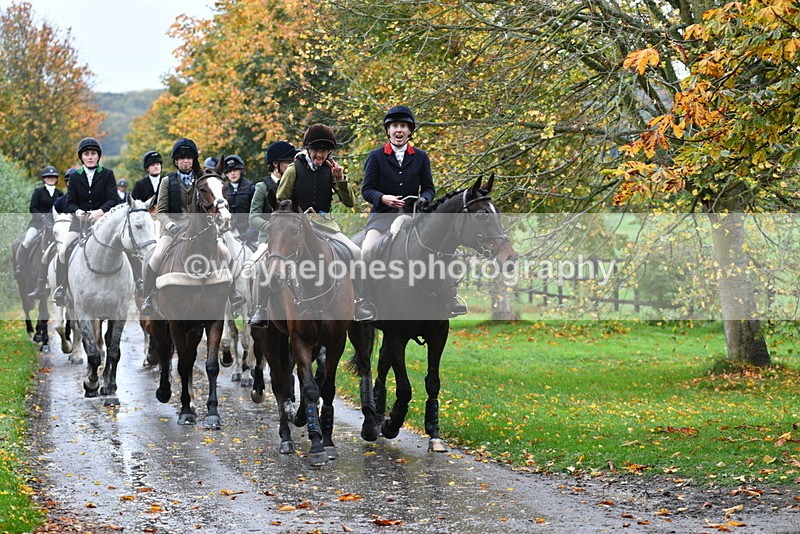 WJ5_6233 - B&B walk back for Hunt Tea !