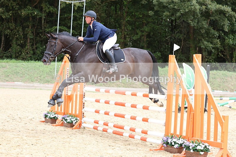 3E7A6375 - Class 8: Senior Newcomers/1.10m open