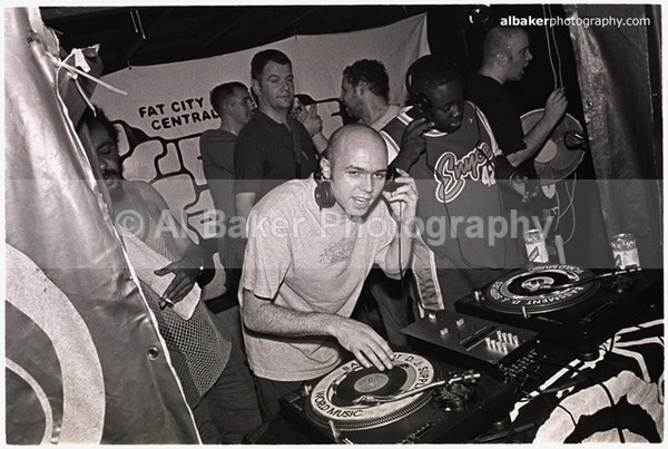 16 christian-wood - Friends-&-Family @ the-roadhouse 04.09.02