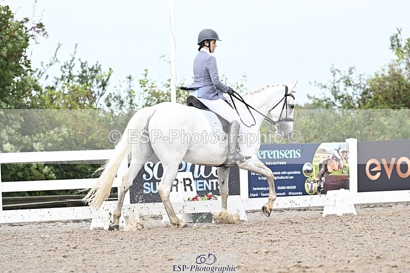 250907-105002-06359 - 070-Charlotte.DoreyDeards.Silver.Bounce