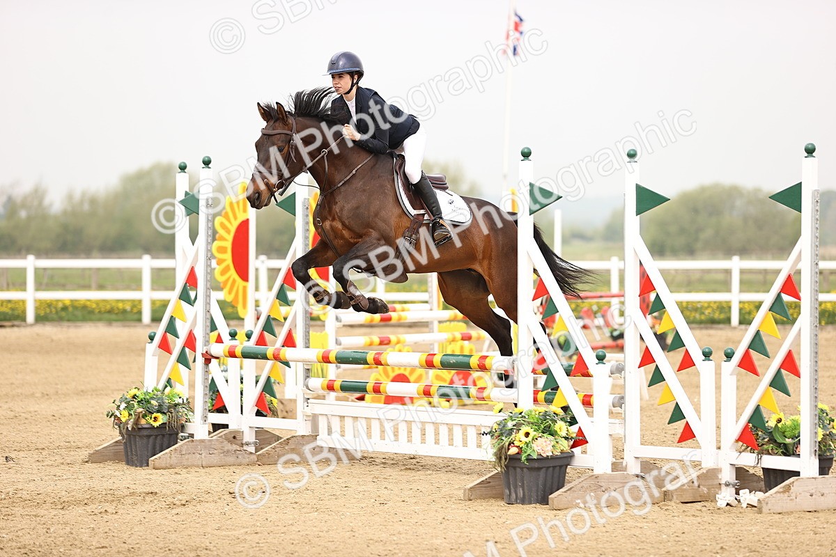  - Class 15 - Senior British novice - 90cm