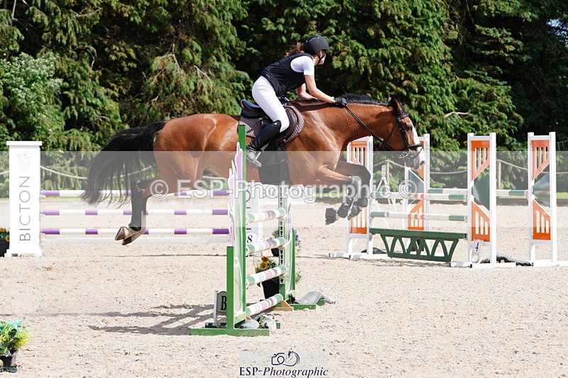 250615A-155244-11900 - Class 49 1m 05 Amateur Qualifier Snr 1m 05