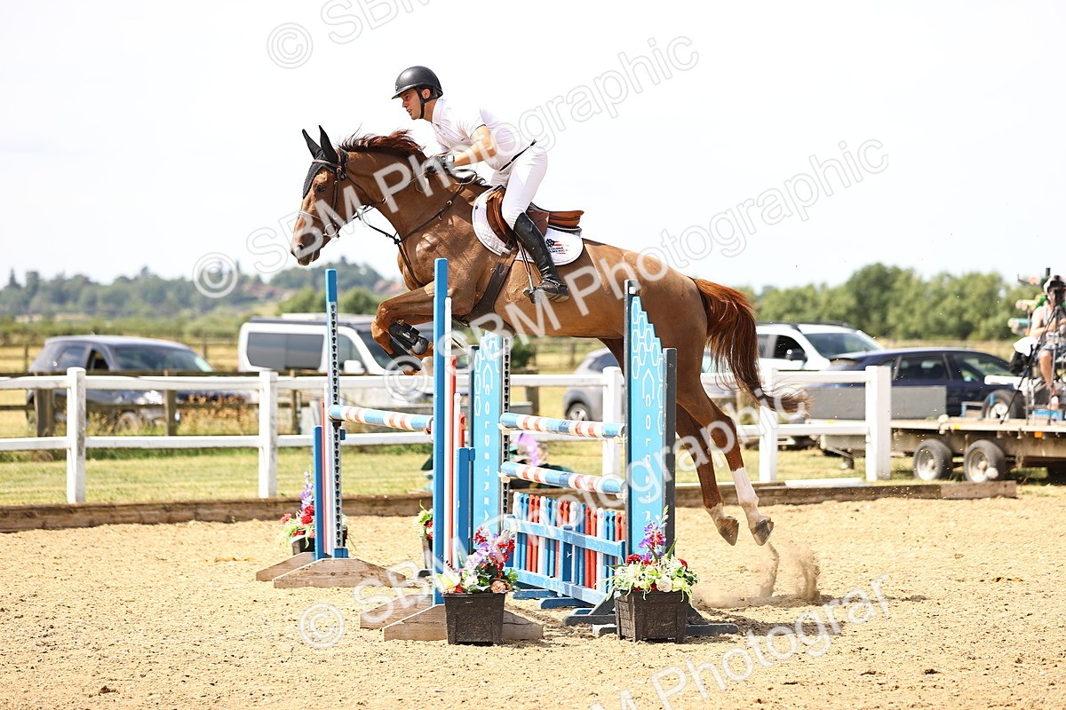 SBM_000708 - Class 15 - Redpost Equestian Senior Foxhunter - 1.20m
