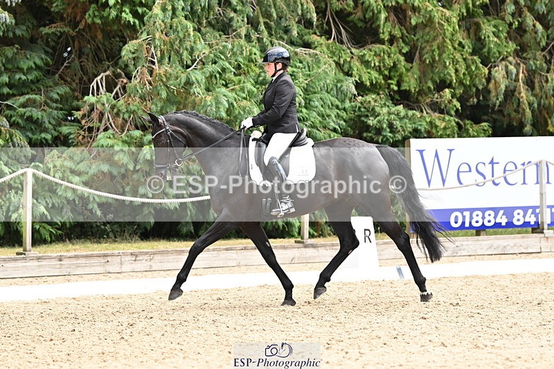 250808A-143118-00918 - 011-Helen.JamesDecadent