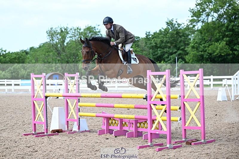 240605A-145501-00820 - Cls 4 Newcomers and 1.10m Open