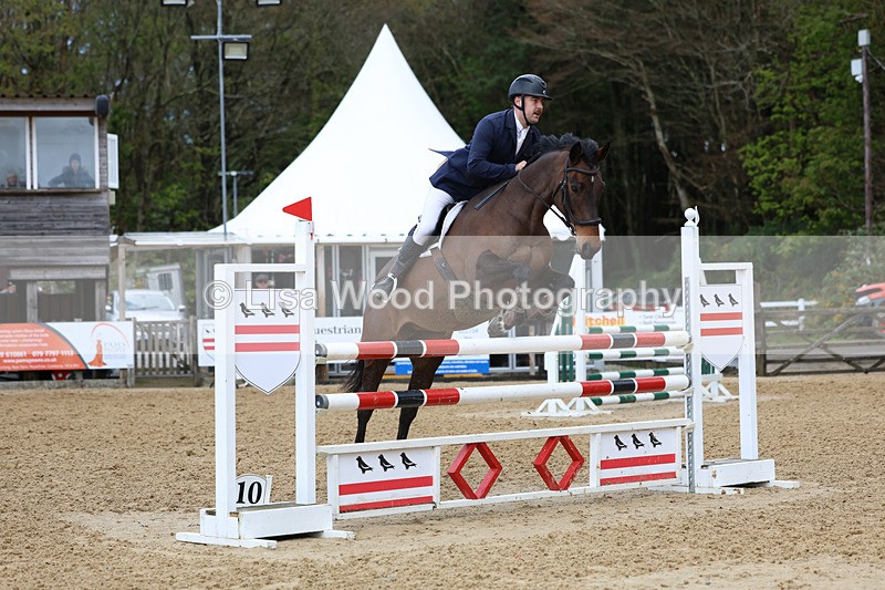 3E7A1919 - Class 7: Senior Newcomers/1.10m open