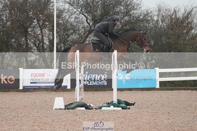 251207-122339-02052 - Cls 20 Snr Newcomers and 1.10m