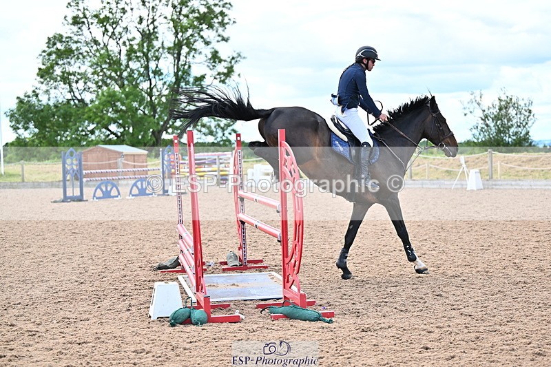 240608A-124253-02359 - Cls 4 Snr Newcomers and 1.10m Open