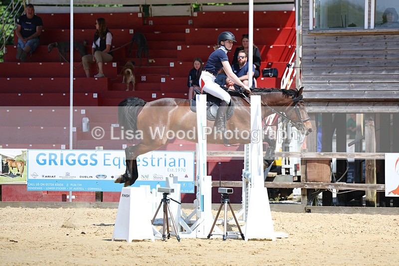 3E7A9456 - Class 8: Senior 80cm