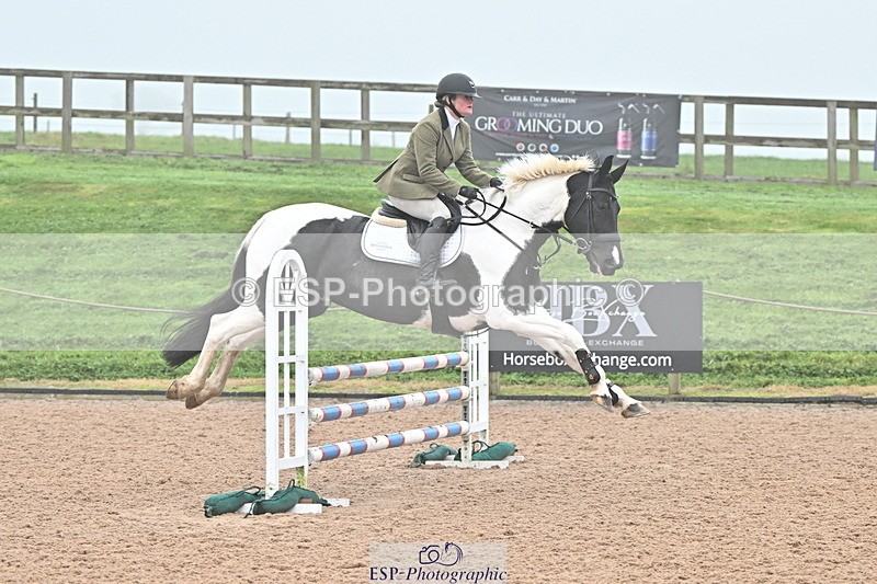 241103A-112544-07035 - SUN Cls 18 British Novice and 90cm Open