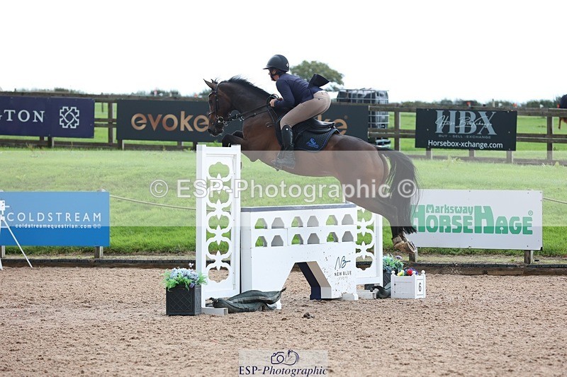 250911-123206-01485 - Cls 3 Snr Foxhunter