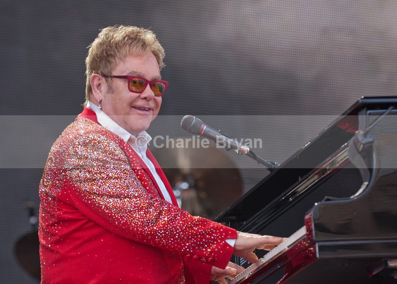 Elton John Plays Gloucester