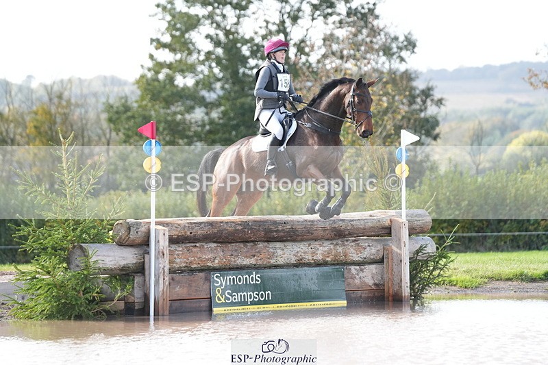 251024A-131529-11022 - B-158-Hannah.Hobhouse