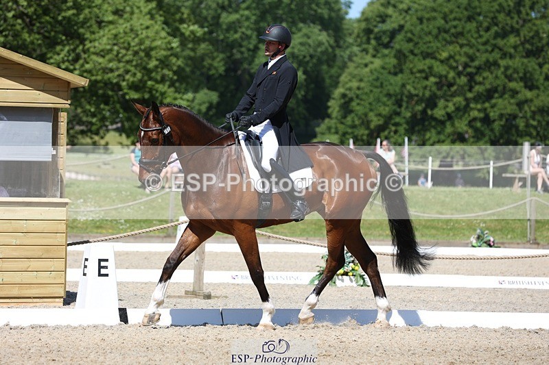 230526-105300-05336 - 365-BWE_NEWTON_DE_JASPER-Adam_Harvey-WEDTrotUp+DR