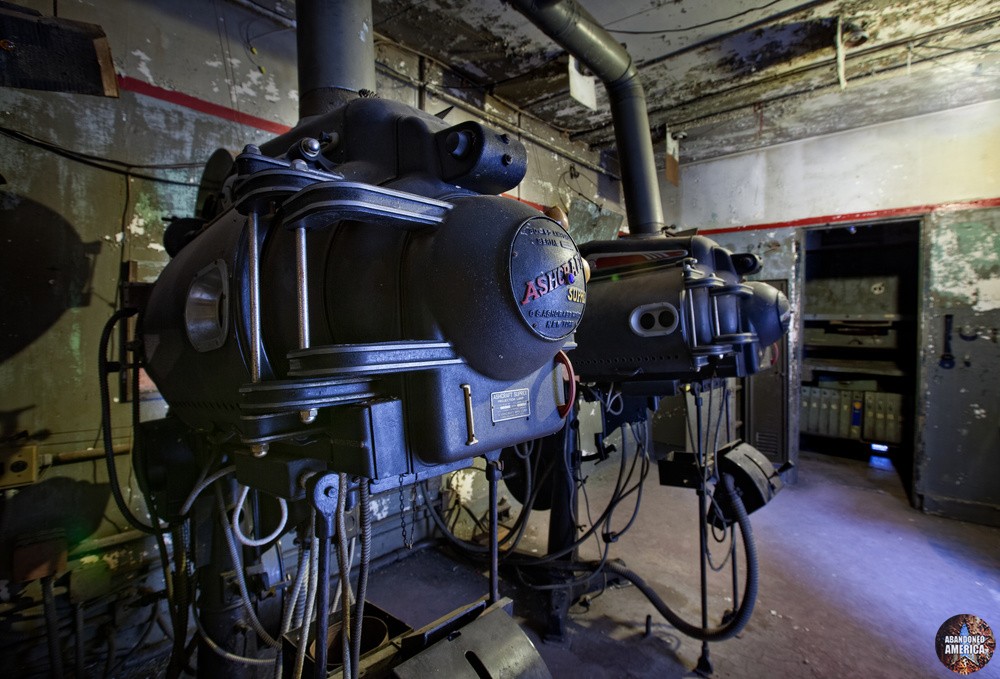 The Lansdowne Theatre | Projectors - The Lansdowne Theater