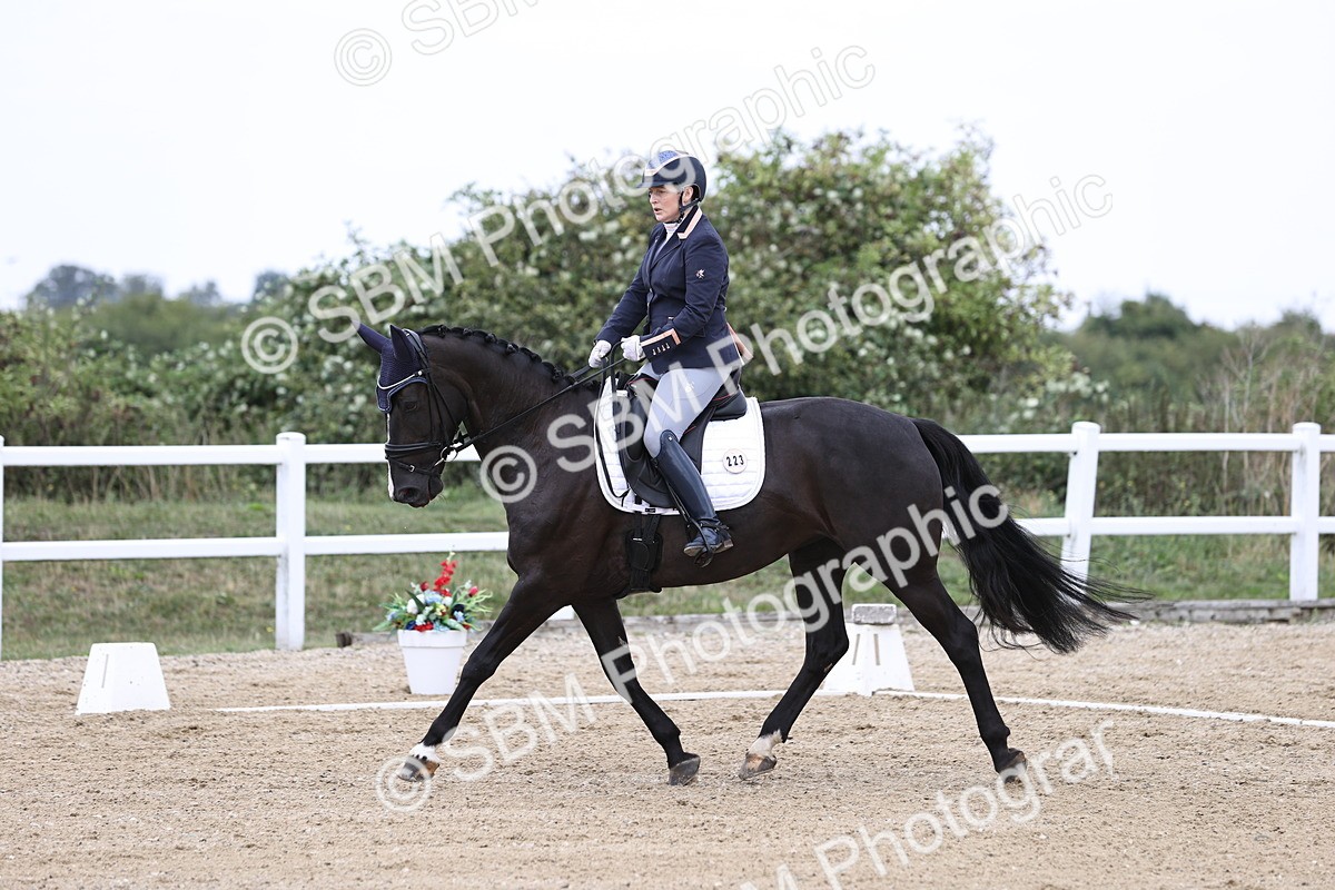 SBM_017573 - Class 14 - Novice 23 - 13.52-14.55