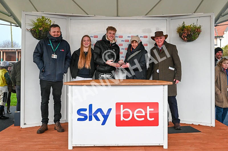 281223-Race 4-Lavida Adiva-5058 - Race 4