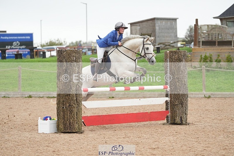 250920-120005-00832 - Cls 9 Pony Newcomers and 1m